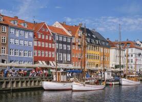 colorato edifici di nyhavn nel Copenaghen, Danimarca foto