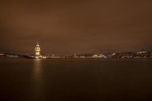 ragazza vista torre, istanbul, turchia foto