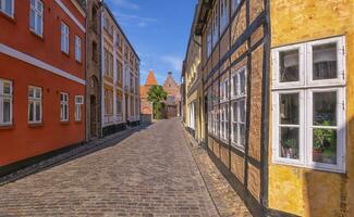 strada nel medievale città di ribe, Danimarca foto