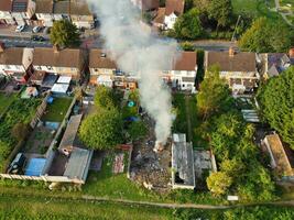 aereo Visualizza di Residenziale vero tenuta con industriale tenuta combinato quartiere di nord di luton città di Inghilterra, grande Gran Bretagna, UK. metraggio era catturato con di droni telecamera su settembre 7°, 2023 foto