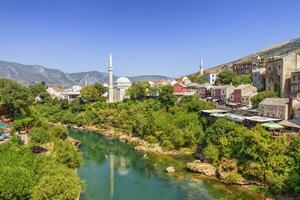 mostar vecchio città e neretva fiume, bosnia e erzegovina foto