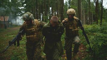 marines catturare terrorista vivo foto