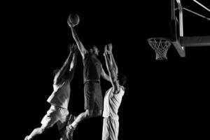 giocatore di basket in azione foto