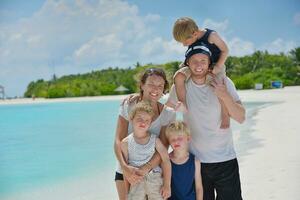 famiglia felice in vacanza foto