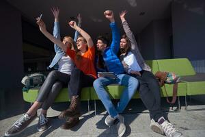 studenti gruppo assunzione autoscatto foto