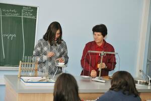 scienza e chimica classi a scuola foto