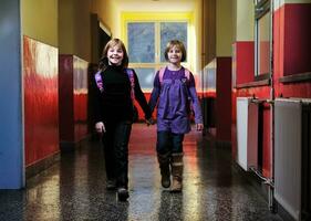 contento bambini gruppo nel scuola foto