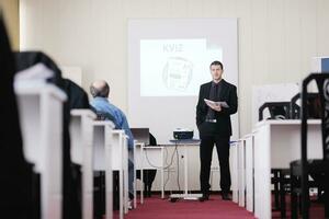 uomo d'affari in seminario foto