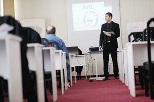 uomo d'affari in seminario foto