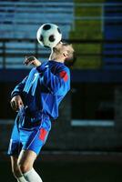 calcio giocatore nel azione foto