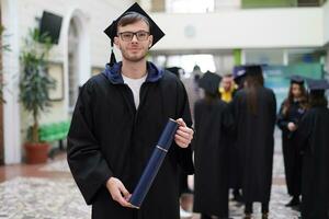 ritratto di la laurea giorno foto