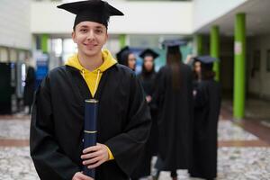 ritratto di la laurea giorno foto