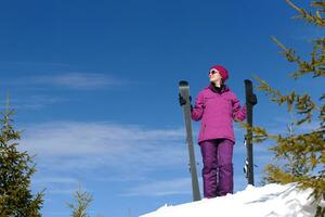 inverno donna sciare foto