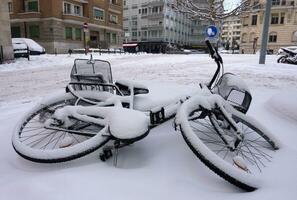 caduto bicicletta di inverno, Ginevra, Svizzera foto