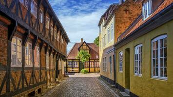 strada e case nel ribe cittadina, Danimarca foto