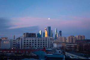 paesaggio urbano di mosca all'alba foto