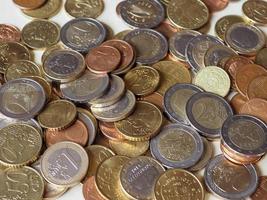 molte monete in euro