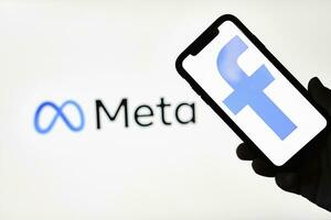 Facebook mutevole nome per meta foto