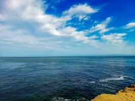 Pacifico costa su un' nuvoloso estate giorno nel California vicino san jose nel il Stati Uniti d'America. foto