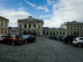 przemysl, Polonia - 08.08.2023 ferrovia stazione edificio nel przemysl, un vecchio cittadina nel orientale Polonia e un' popolare turista destinazione. foto