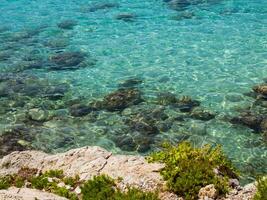 chiaro blu superficiale mare acqua foto