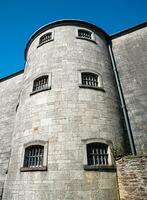 vecchio celtico castello Torre muri, sughero città carcere prigione nel Irlanda. fortezza, cittadella sfondo foto