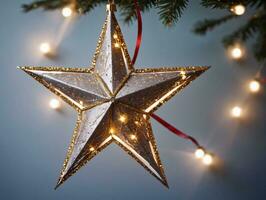 un' Natale stella sospeso su un' albero. ai generato foto