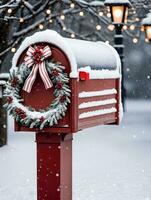foto di Natale coperto di neve cassetta postale con un' ghirlanda e Fata luci. ai generato