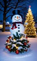 un' pupazzo di neve accanto un' illuminazione Natale albero notte nevoso tempo metereologico davanti sparo. ai generato foto