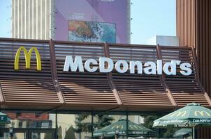 McDonald's ristorante nel poltavskij shlyakh 58 nel Kharkov, Ucraina foto