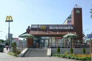 McDonald's ristorante nel poltavskij shlyakh 58 nel Kharkov, Ucraina foto