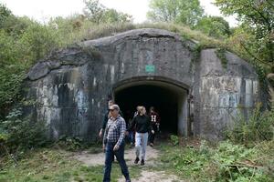 fiume, Ucraina - settembre 16, 2023 rovine di il tarakaniv forte o dubno forte nuovo castello. difesa architettonico monumento di il 19 secolo foto