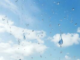 acqua gocce contro estate cielo, ai generato foto