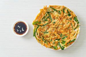 pajeon o pancake coreano o pizza coreana foto