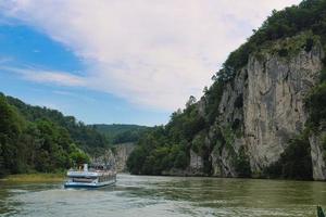 fiume danubio intorno al villaggio di weltenburg foto