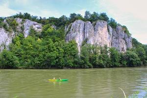 fiume danubio intorno al villaggio di weltenburg foto