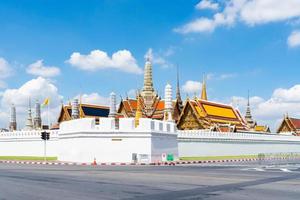 tempio del buddha di smeraldo e il grande palazzo a bangkok, thailandia foto