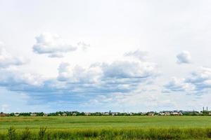 sfondo drammatico del cielo di tempesta. può essere usato come sfondo foto