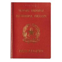 passaporto italiano isolato foto