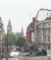 trafalgar square a londra foto