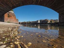 ponte castelvecchio aka ponte scaligero a verona foto