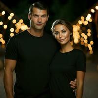 ai generato un' bellissimo coppia indossare nero camicie, con sfondo di pauroso Halloween luci foto