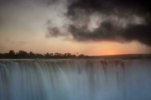 Vittoria cascate, Zimbabwe a Alba foto