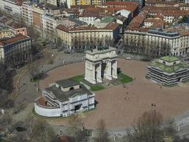 veduta aerea di milano foto