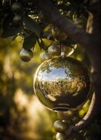 vicino su, foto di un' specchio Mela sospeso nel un Mela albero, ai generativo