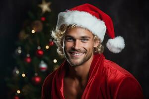 ai generato ritratto di bello sorridente uomo nel Santa Claus indossare foto