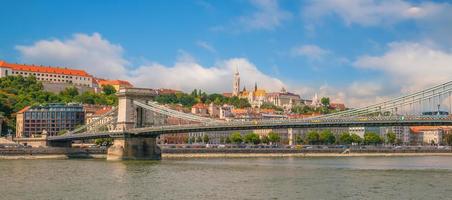 skyline di budapest in ungheria foto