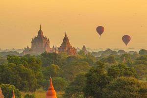 Bagan paesaggio urbano del myanmar in asia foto