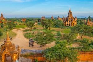 Bagan paesaggio urbano del myanmar in asia foto