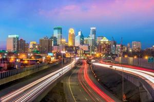 Minneapolis skyline del centro nel Minnesota, Stati Uniti d'America foto